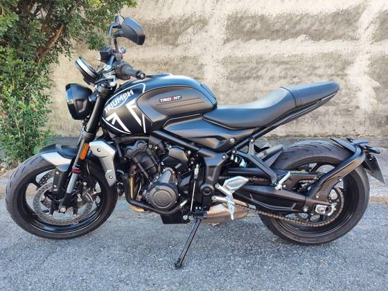 TRIUMPH TRIDENT 660 